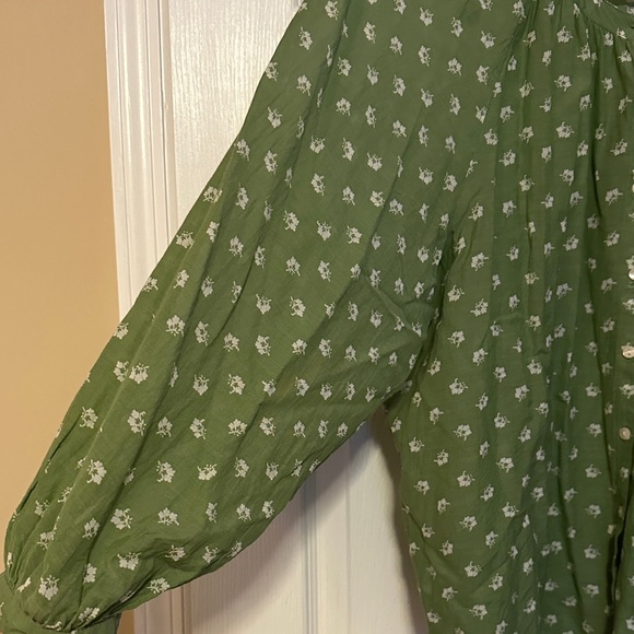ANN TAYLOR FACTORY  Green Floral Blouse - Picture 7 of 10
